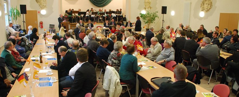 Ins Dorfgemeinschaftshaus "Adolf Schnitzer" in Klostermansfeld hatte die CDU des Landkreises zu ihrem traditionellen Fr&uuml;hschoppen am Dreik&ouml;nigstag eingeladen. (Foto: Jochen Miche)