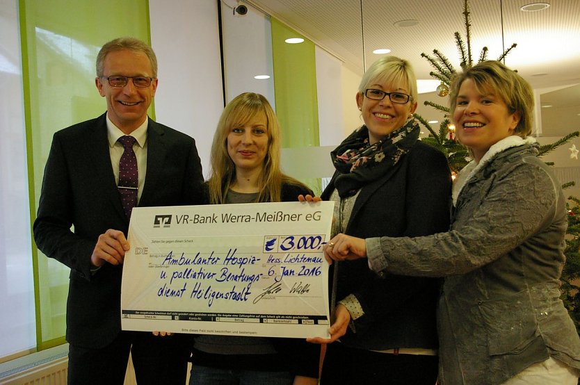 Spendenübergabe bei der VR Bank (Foto: Ilka Kühn) Spendenübergabe bei der VR Bank (Foto: Ilka Kühn)