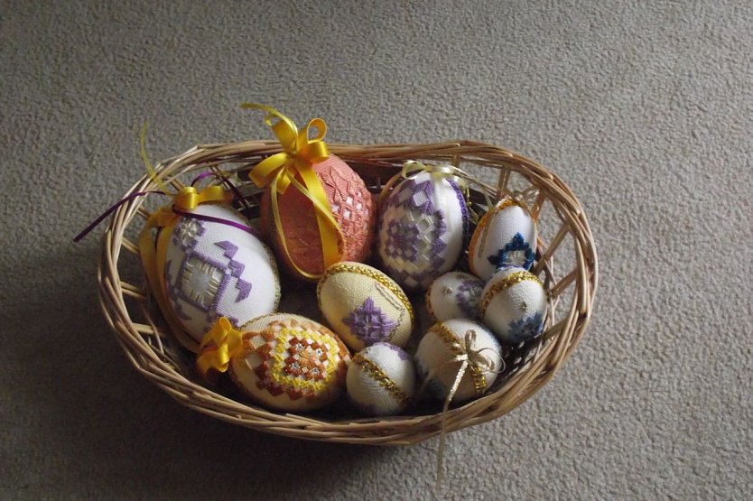 Auch Eier lassen sich kunstvoll umhäkeln. (Foto: Kurt Frank) Auch Eier lassen sich kunstvoll umhäkeln. (Foto: Kurt Frank)