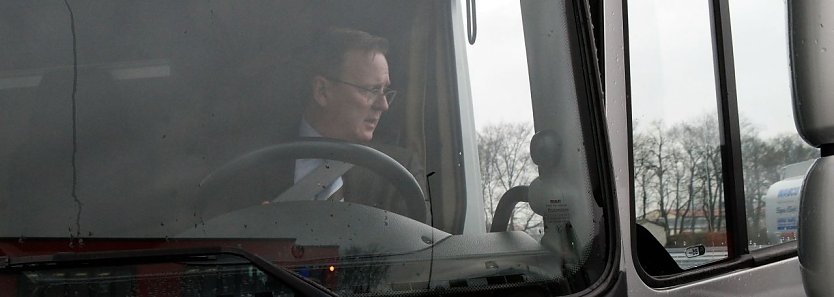 Endlich mal am Steuer: Ministerpr&auml;sident Bodo Ramelow (Foto: nnz)
