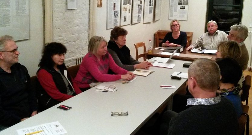 Aktivit&auml;ten f&uuml;r 2016 beraten (Foto: S. Winter)