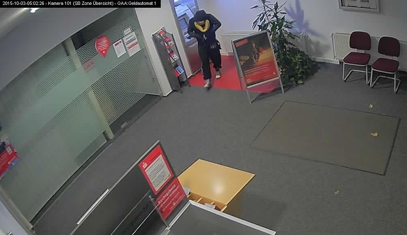 Polizei sucht Betrüger (Foto: Landespolizeiinspektion Nordhausen) Polizei sucht Betrüger (Foto: Landespolizeiinspektion Nordhausen)