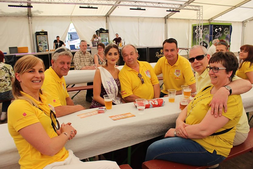 Treffen der Vereine (Foto: Karl-Heinz Herrmann) Treffen der Vereine (Foto: Karl-Heinz Herrmann)