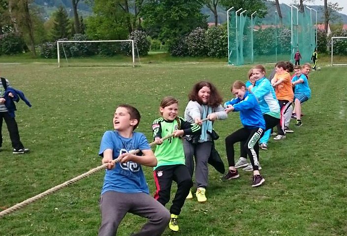 Highlight des Sportfestes der Regelschule L&ouml;wentor war das Tauziehen (Foto: Jana Kleinewalther)