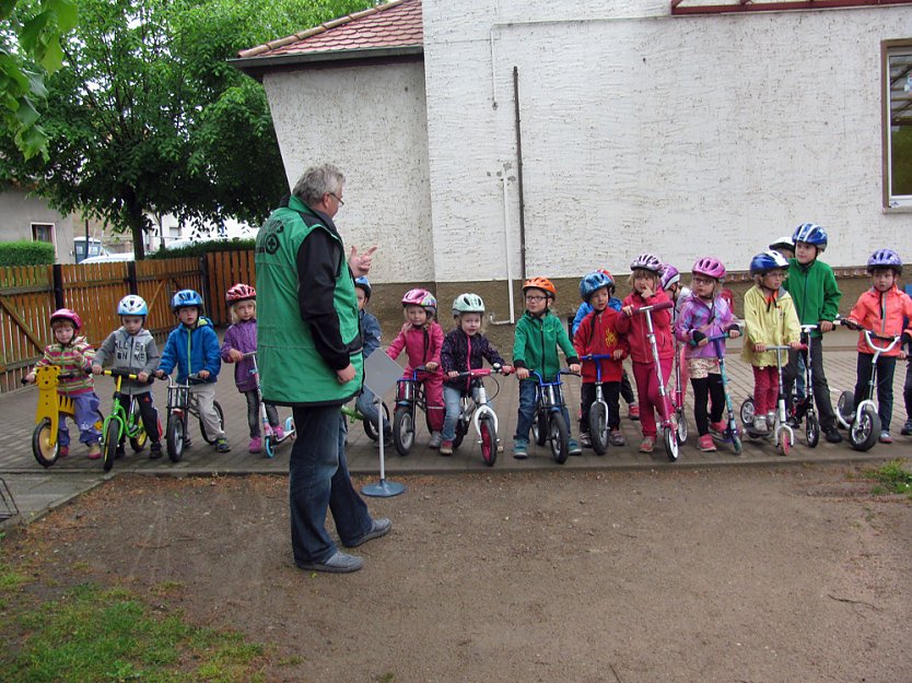 Verkehrssicherheitstag der Kita Zwergenhaus Oberheldrungen (Foto: Bernd M&uuml;ller)