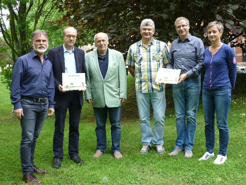 B&uuml;rgerstiftung &uuml;berreicht Schecks (Foto: Pressestelle Landratsamt Unstrut-Hainich Kreis)