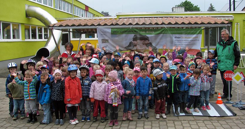 Verkehrssicherheitstag in Kita Gänseblümchen Roßleben (Foto: Bernd Müller) Verkehrssicherheitstag in Kita Gänseblümchen Roßleben (Foto: Bernd Müller)