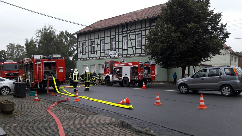 Großalarm in Wasserthaleben (Foto: Manuel Wölbing) Großalarm in Wasserthaleben (Foto: Manuel Wölbing)