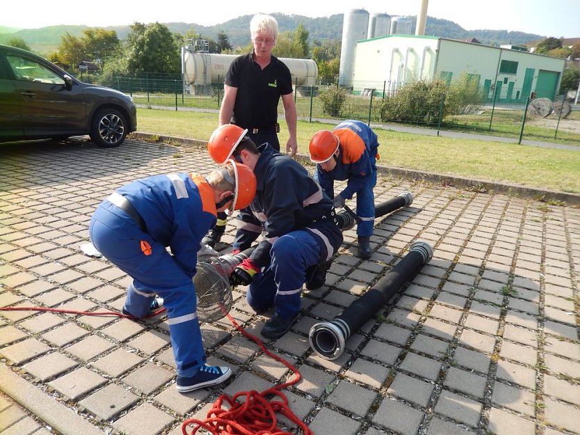Auf dem Possen und im Gewerbegebiet (Foto: FFW SDH-Mitte) Auf dem Possen und im Gewerbegebiet (Foto: FFW SDH-Mitte)