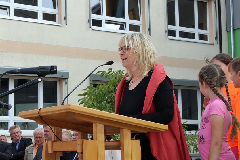 Erweiterungsbau übergeben (Foto: Karl-Heinz Herrmann) Erweiterungsbau übergeben (Foto: Karl-Heinz Herrmann)