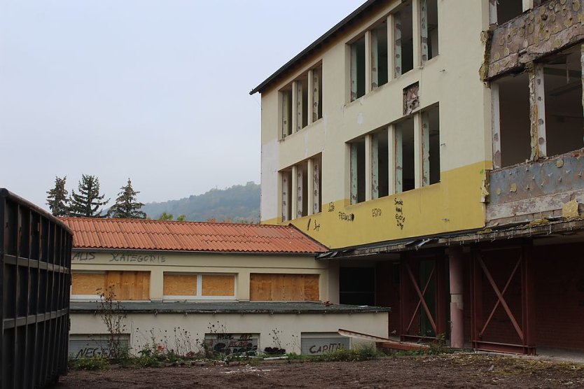 Offizieller Start Abriss Franzbergschule (Foto: Karl-Heinz Herrmann)