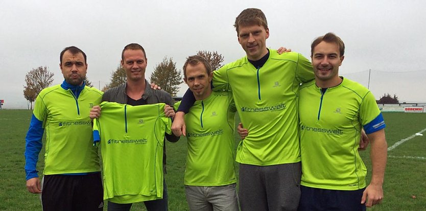 Laufshirts für den Verein (Foto: Frank Kette)