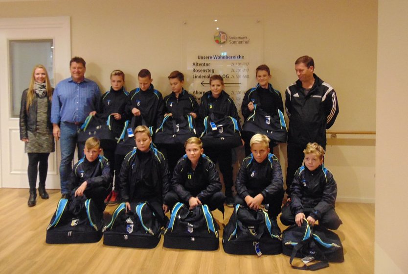 Der Sonnenhof war einer der zahlreichen Sponsoren aus Ilfeld und Umgebung f&uuml;r die Fu&szlig;ball-Jungs der D-Junioren der SpG Niedersachswerfen/Ilfeld. (Foto: Christian Pinkert)