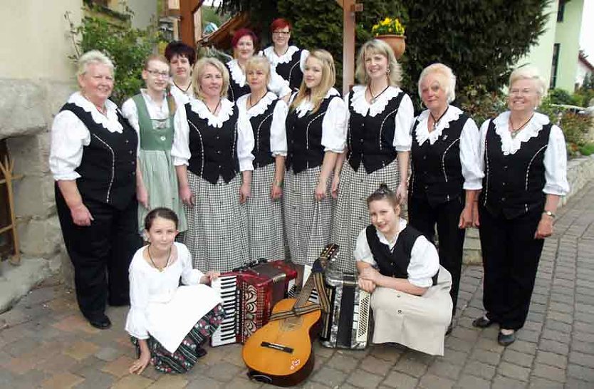 Beste Advents- und Weihnachtsgr&uuml;&szlig;e der Bebraer Singv&ouml;gel (Foto: Privat)