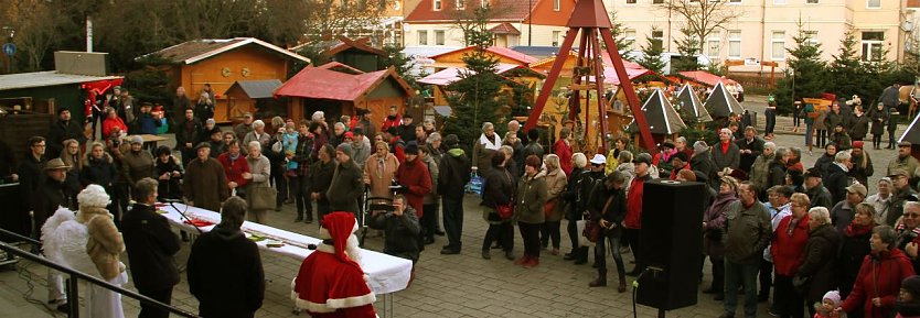 Weihnachtsmarkt am Nordh&auml;user Theater er&ouml;ffnet (Foto: Angelo Glashagel)