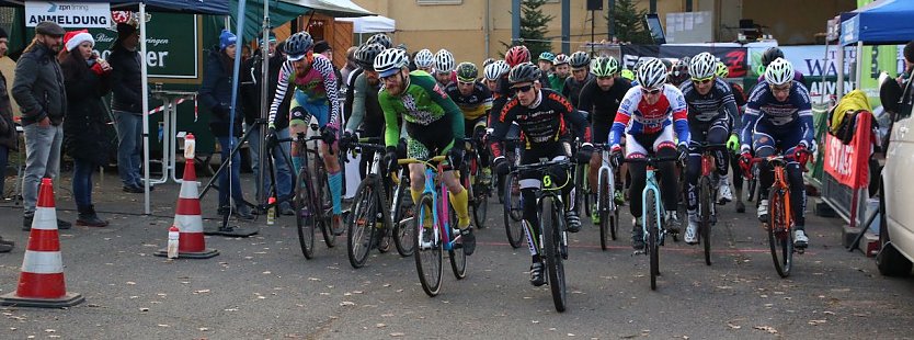 Adventscross im Gehege (Foto: Peter Blei)