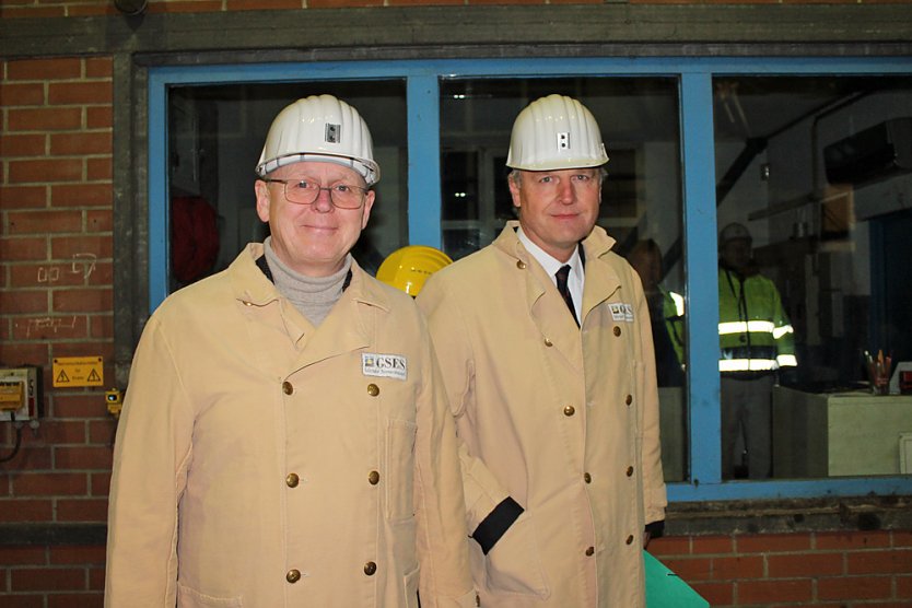 Ministerpr&auml;sident bekam Schl&auml;ge (Foto: Karl-Heinz Herrmann)