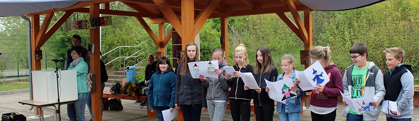 Lesegarten in der Östertalschule eröffnet (Foto: Karl-Heinz Herrmann)