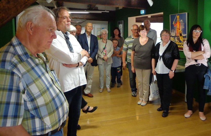 Ausstellung er&ouml;ffnet (Foto: Hans-Georg Backhaus)