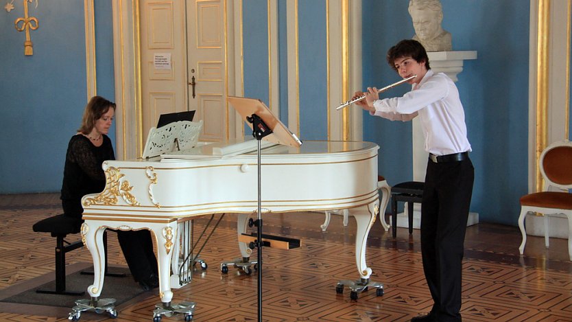 Beim Wettbewerb lauschen (Foto: Musikschule Sondershausen)