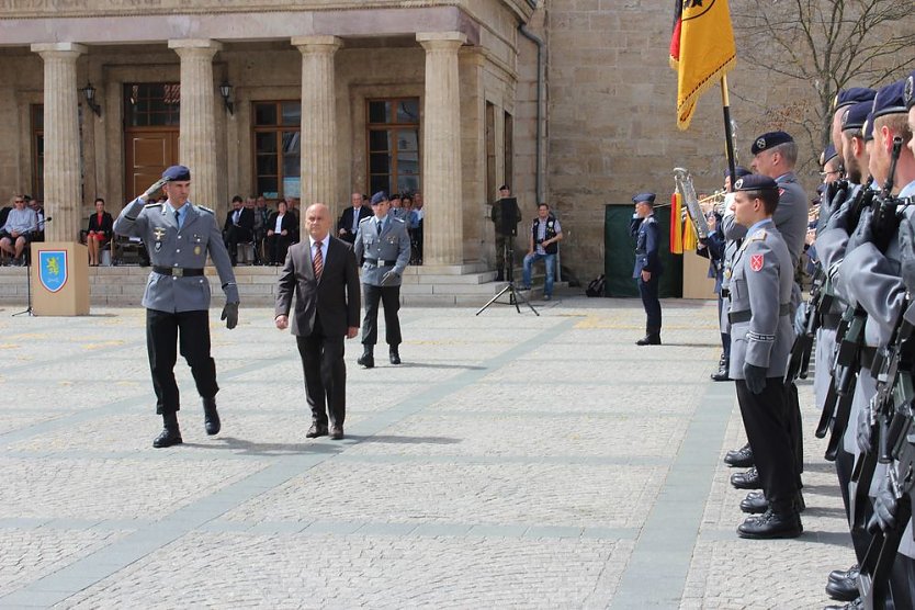 Wieder Lehrgangsteilnehmer feierlich vereidigt (Foto: Karl-Heinz Herrmann)