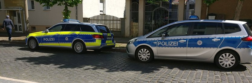 Polizei am Tatort (Foto: Peter Blei)