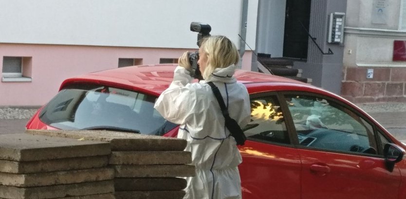 Spurensicherer am Werk (Foto: Peter Blei)