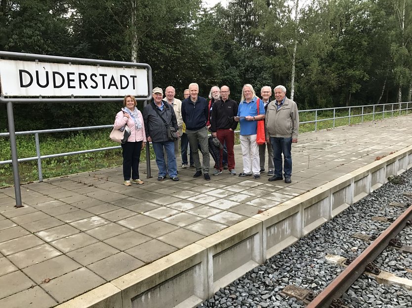 Am ehem. Duderstädter Bahnhof  (Foto: B. Schauer)