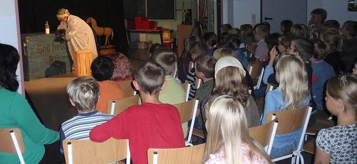 Theaterspiel (Foto: JSW) Theaterspiel (Foto: JSW)