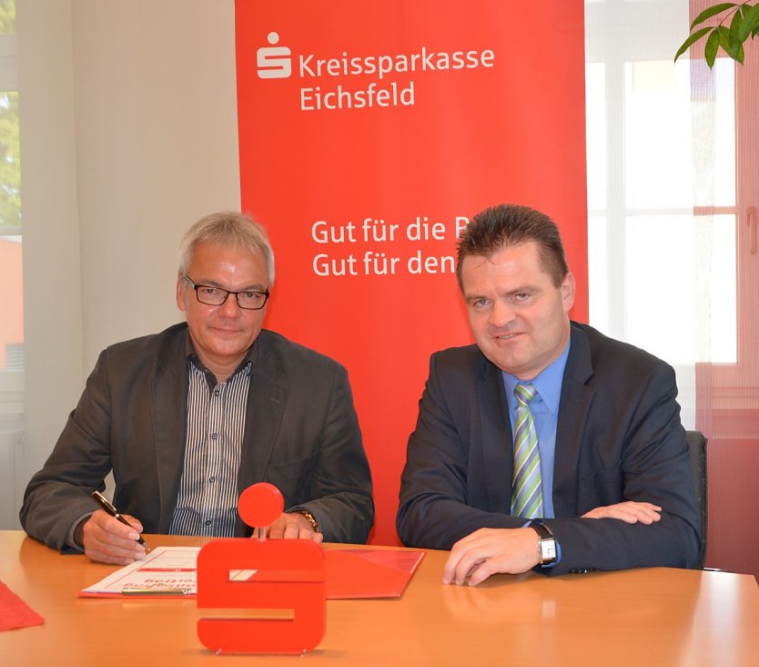 Unterzeichnung Sponsorenvertrag (Foto: Kreissparkasse Eichsfeld)