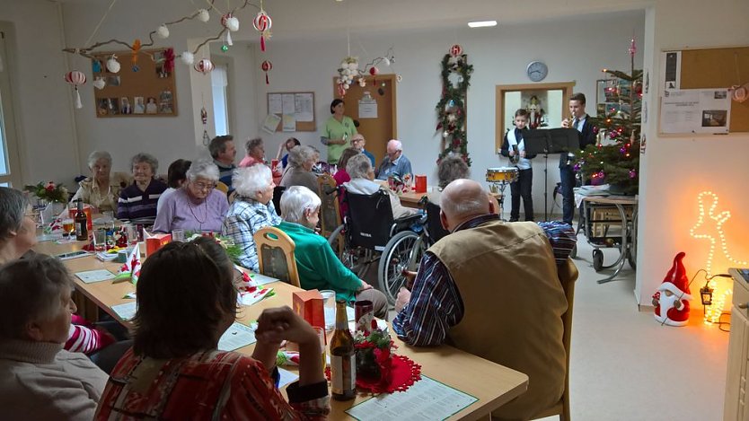 Weihnachtsfeier bei der Volkssolidarität (Foto: Volkssolidarität) Weihnachtsfeier bei der Volkssolidarität (Foto: Volkssolidarität)