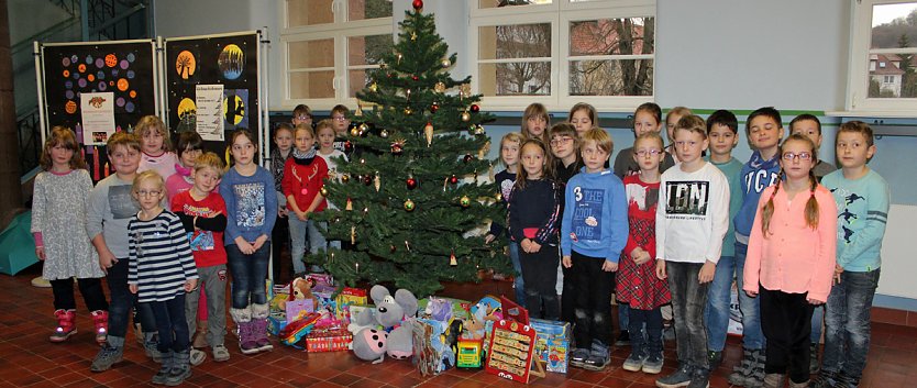 Kinder spenden f&uuml;r die Tafel (Foto: Karl-Heinz Herrmann)