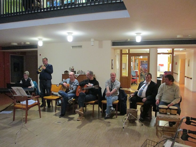 Instrumentalisten der Lebenshilfe zu Gast im Haus Sankt Jakob (Foto: Ingrid Krug)