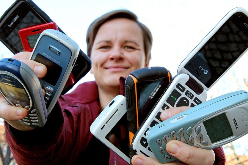 Alte Handys f&uuml;r einen guten Zweck (Foto: Peter Weidemann)