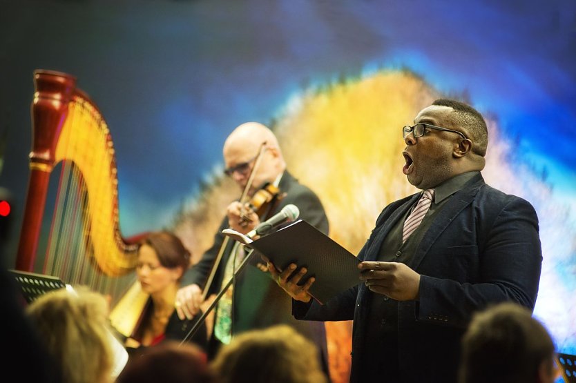 Weihnachtskonzert in Heiligenstadt (Foto: fotografie-grimm-leinefelde) Weihnachtskonzert in Heiligenstadt (Foto: fotografie-grimm-leinefelde)