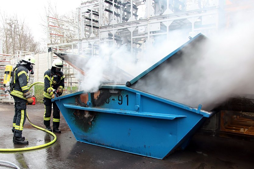 Containerbrand (Foto: Feuerwehr Heiligenstadt)