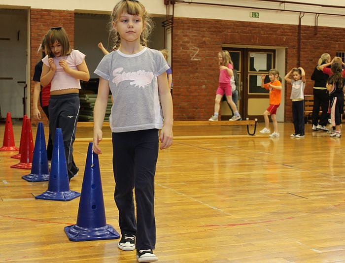 Bierdeckel auf dem Kopf (Foto: J. Piper)