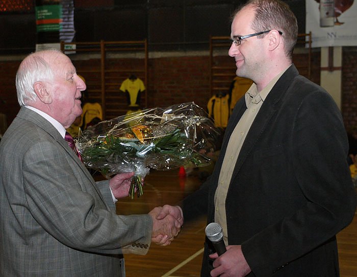 Halle übergeben (Foto: nnz) Halle übergeben (Foto: nnz)