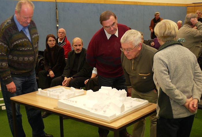 Gespräch zum Pferdemarkt (Foto: nnz) Gespräch zum Pferdemarkt (Foto: nnz)
