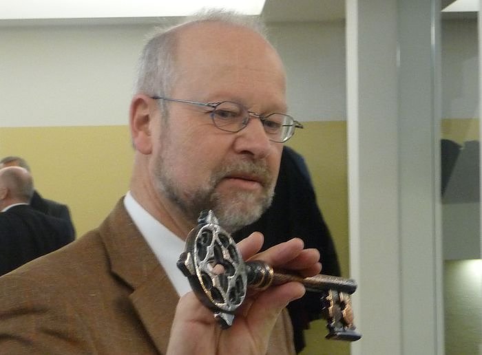 Übergabe an den Mieter (Foto: nnz) Übergabe an den Mieter (Foto: nnz)