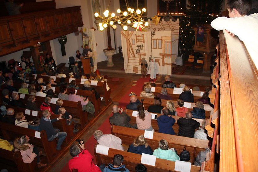 Krippenspiel und Adventsmarkt (Foto: Karl-Heinz Herrmann)