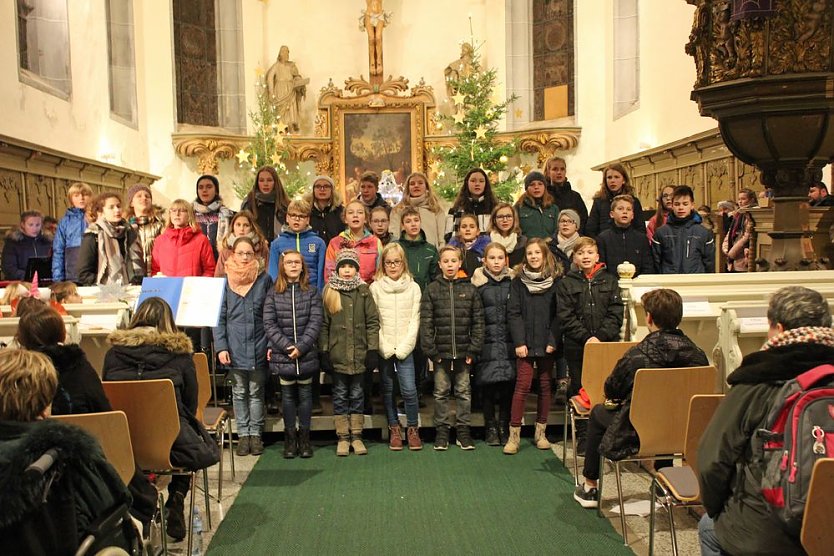 Kinder bringen Licht ins Dunkel (Foto: Karl-Heinz Herrmann)