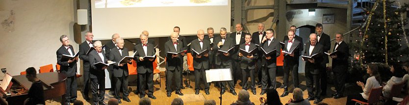Klangvolles Weihnachtsprogramm (Foto: Karl-Heinz Herrmann)