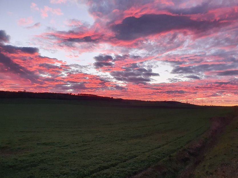 Himmelsgl&uuml;hen &uuml;ber Werther (Foto: Dirk Schwarze)