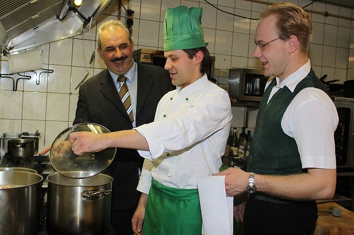 In die T&ouml;pfe geguckt (Foto: J. Piper)