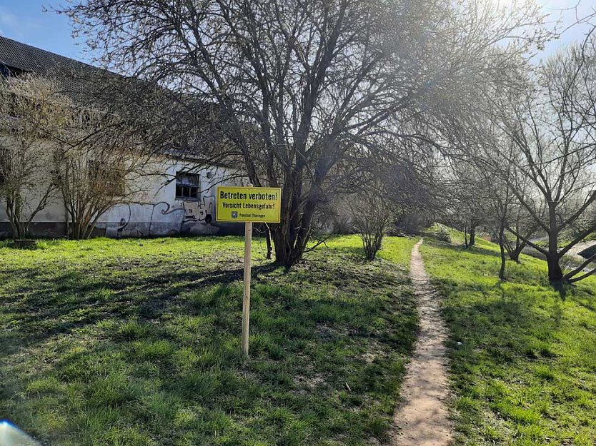Alter Backwarenbetrieb stürzt langsam ein (Foto: privat) Alter Backwarenbetrieb stürzt langsam ein (Foto: privat)