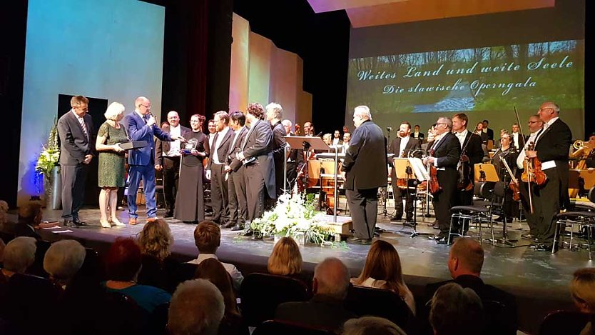 Spende für freiberufliche Kollegen (Foto: Theater Nordhausen) Spende für freiberufliche Kollegen (Foto: Theater Nordhausen)