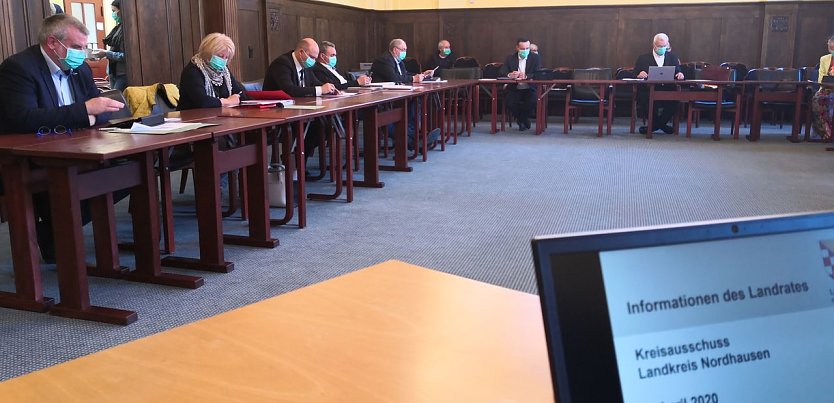 Politik mit Mundschutz (Foto: nnz)