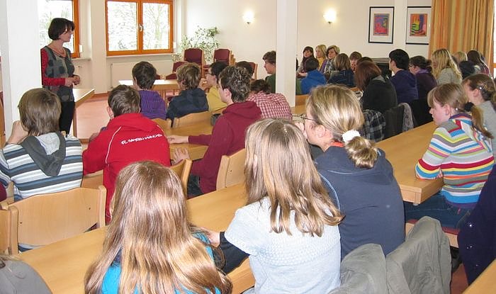 Debattiert (Foto: S. Meyer) Debattiert (Foto: S. Meyer)