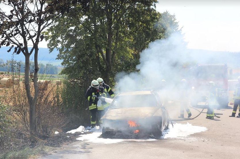 Auto in Flammen (Foto: Thomas Müller)